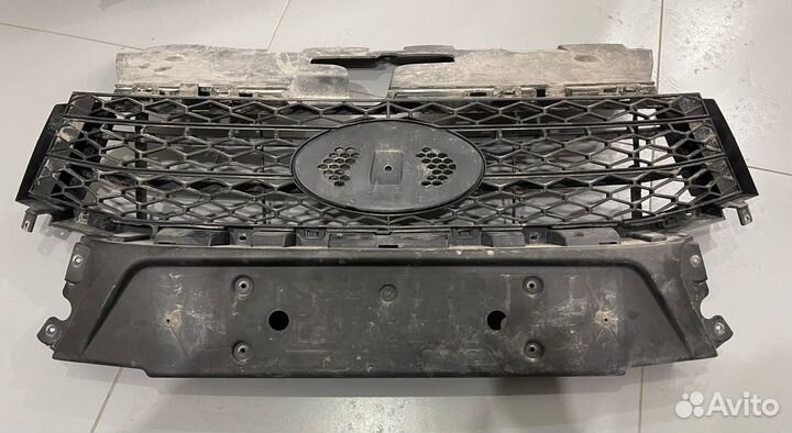 Решетка радиатора передняя LADA Vesta 2015-2020