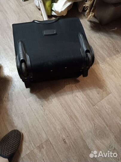 Чемодан на колесах