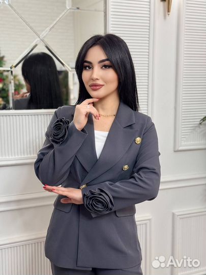 Брючный костюм женский