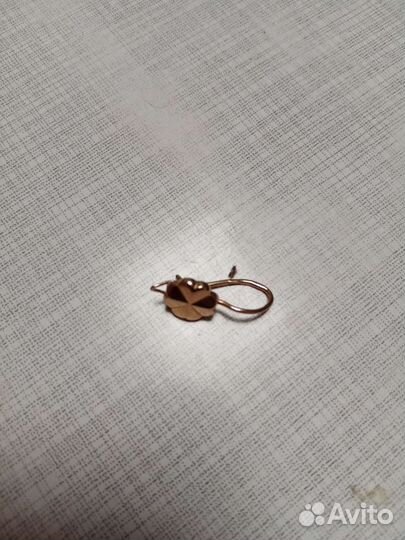 Золотая серёжка и брошь