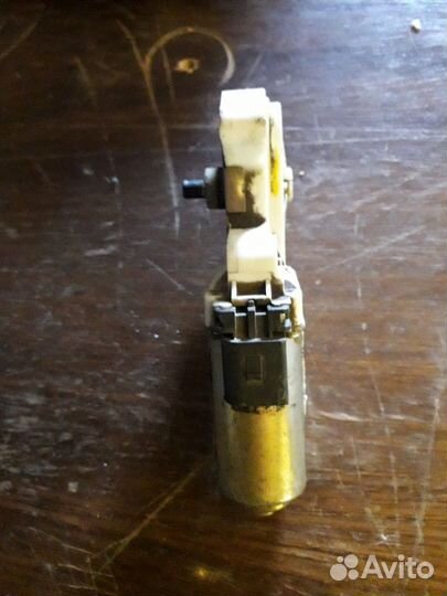 Моторчик стеклоподъемника Ford Focus I