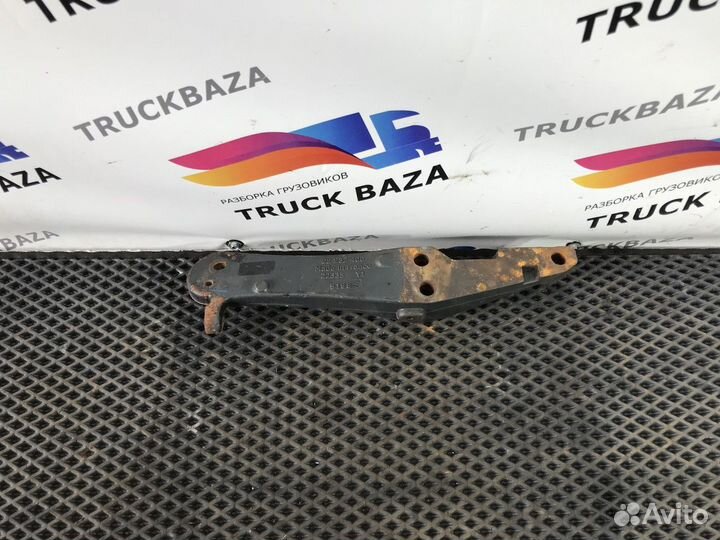 Кронштейн двигателя передний левый