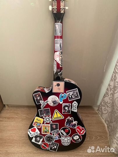 Акустическая гитара