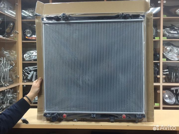 Радиатор охлаждения Киа Соренто