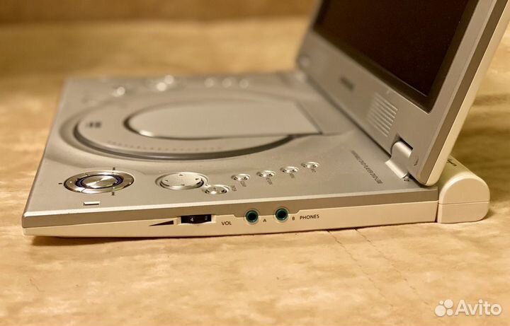 Samsung DVD-L300W портативный плеер