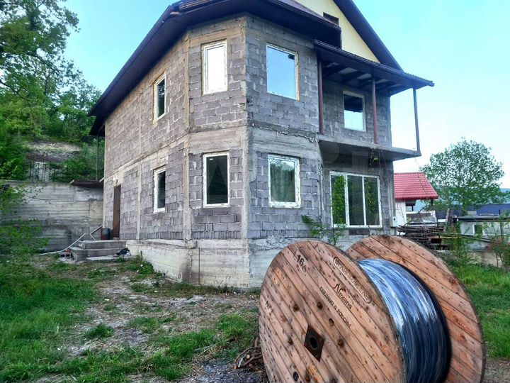 Дом 178 м² на участке 6 сот.