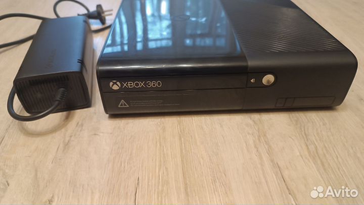 Xbox 360 E на 320Gb