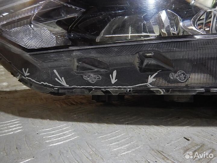 Фара левая Hyundai Tucson