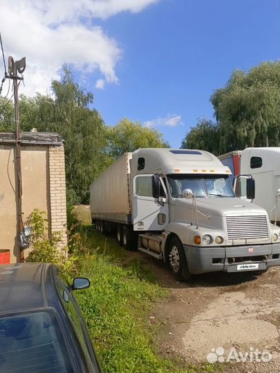 Freightliner Century Class с полуприцепом, 1999