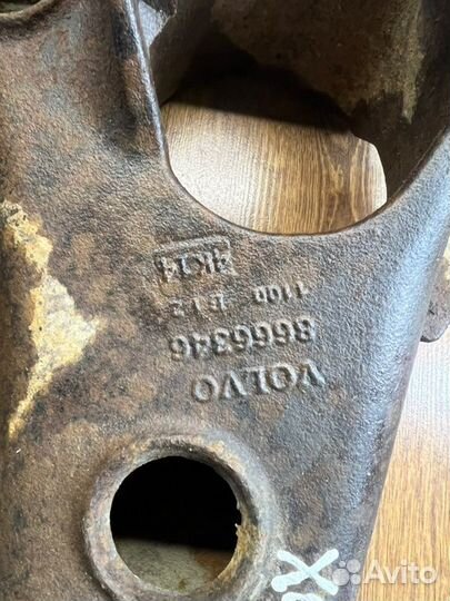 Рычаг задний задний правый Volvo Xc90 внедорожник