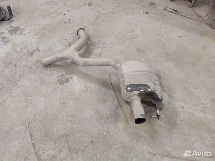 Глушитель левый на Mercedes c 205