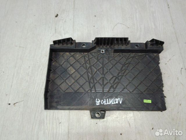 Корпус площадка крепления аккумулятора АКБ renault latitude