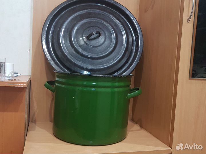 Кастрюли эмалированные СССР и емкость для хранения