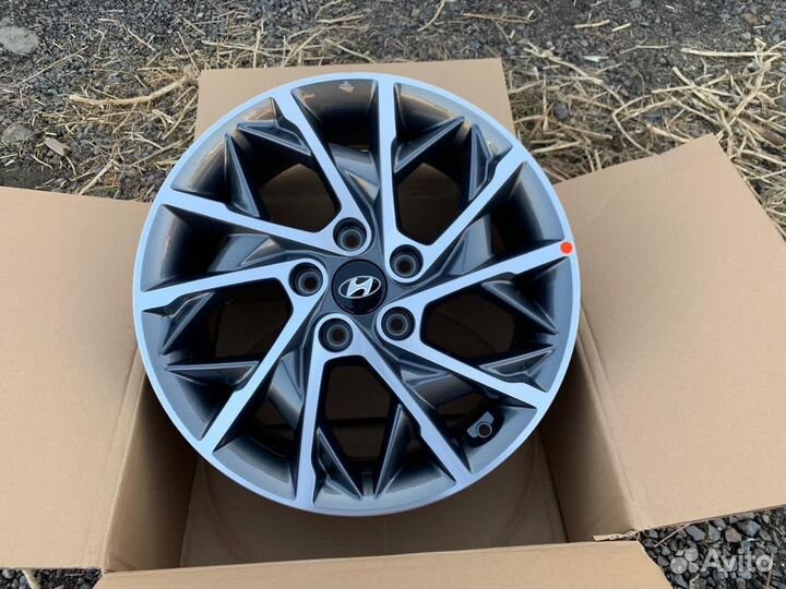 Оригинальные диски R17 на Hyundai Elantra