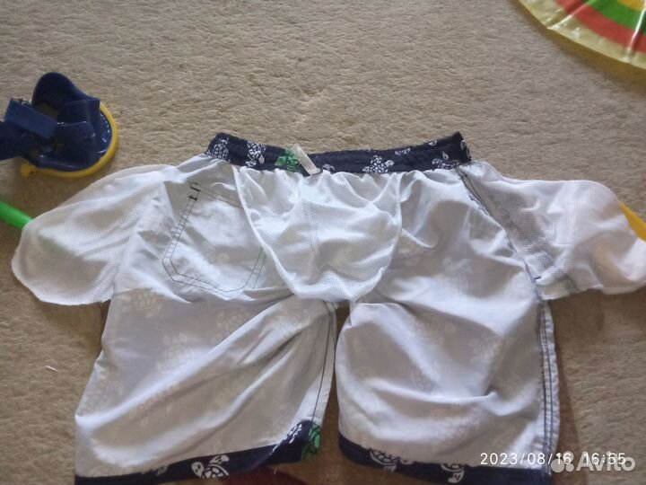 Очки,шорты,круг,маска и трубка для купания