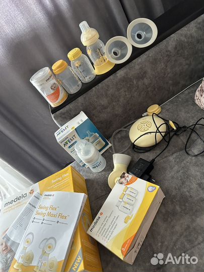 Молоотсос medela электрический и баночки