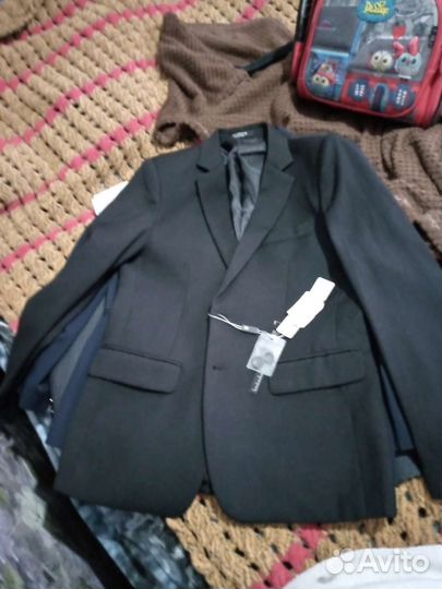 Пиджаки и жилетка для мальчика 140.10 лет