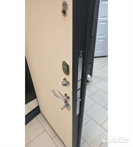 Дверь входная 