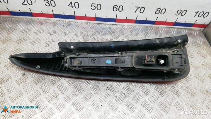 Фонарь задний правый Ford Fusion 2003 1324515