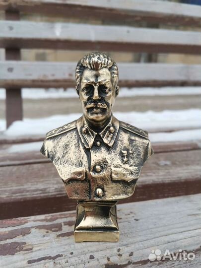 Бюст Сталина бронза