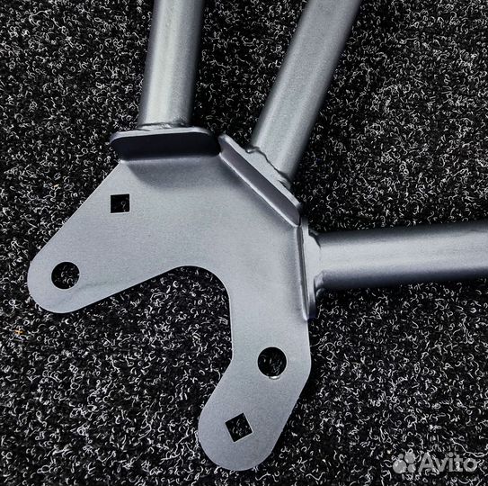 Распорка заднего подрамника toyota Altezza, Mark 1