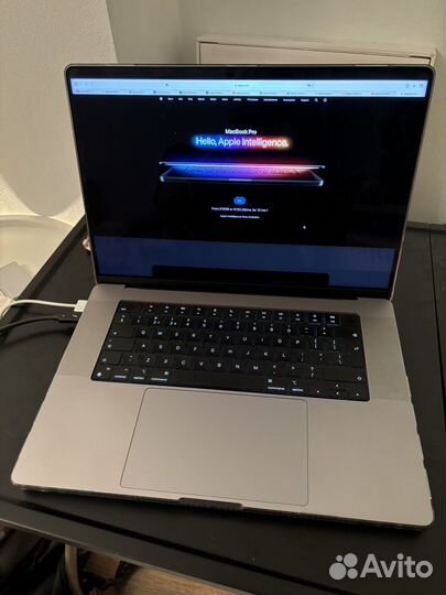 Macbook pro 16 m1 16/512