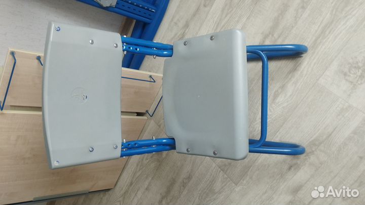 Школьный стол и стул