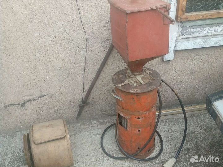 Зернодробилка