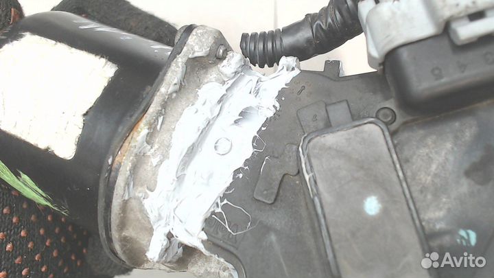 Двигатель стеклоочистителя передний Nissan Qashqai