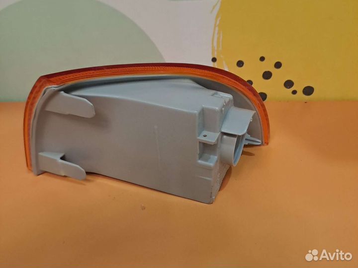 Фонарь указателя поворота Правый Fiat Punto (1993