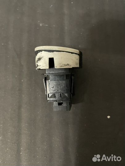 Кнопка блокировки центрального замка Citroen C3