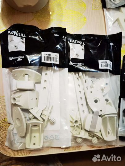 Защита на окна, двери и розетки от детей