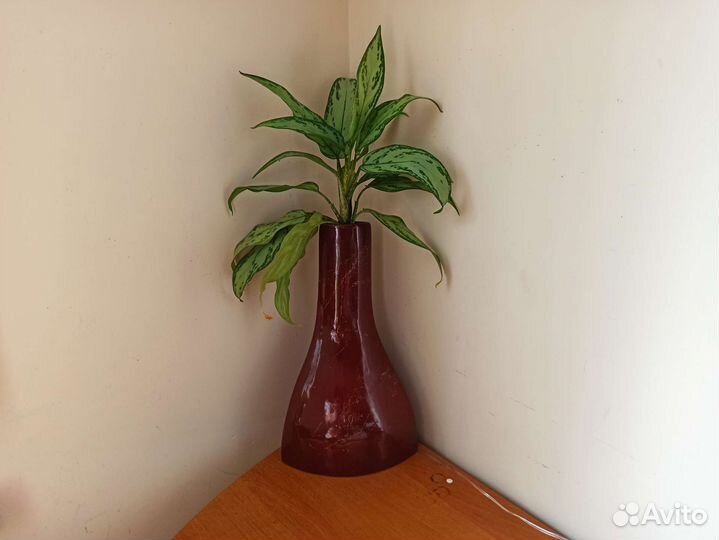 Ваза угловая керамика