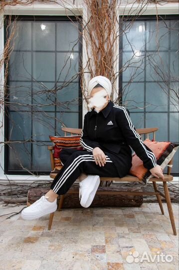 Спортивный костюм adidas