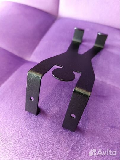 Крючок на дверь