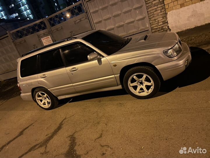 Subaru Forester 2.0 AT, 1997, 250 000 км
