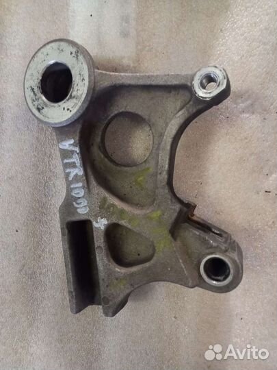 Кронштейн заднего суппорта Honda CBR600F4, VTR1000