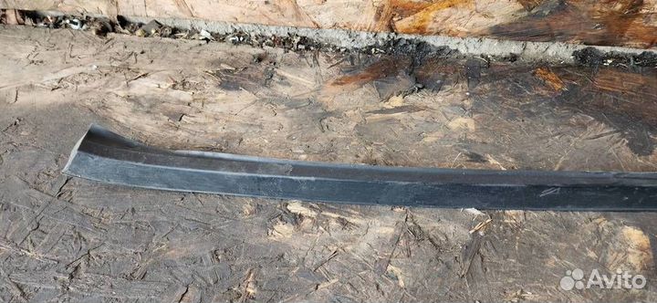 Молдинг лобового стекла Opel Astra J 2010-2017