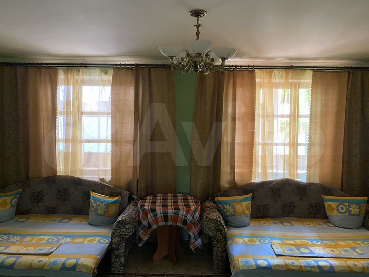 Комната 20 м² в 8-к., 1/2 эт.