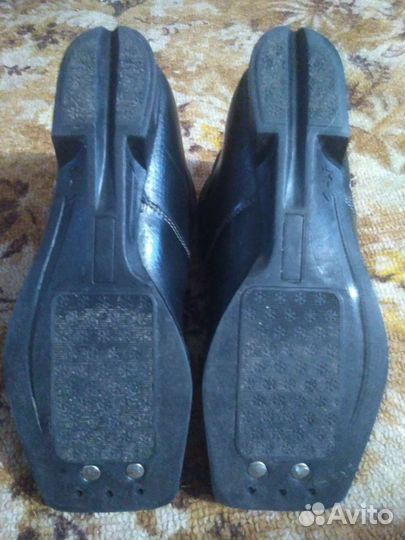 Лыжные ботинки