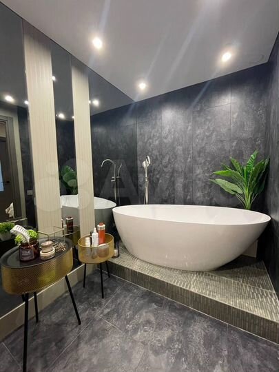 2-к. квартира, 83 м², 3/5 эт.