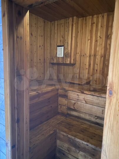 Дом 380 м² на участке 6,5 сот.