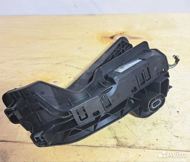 Педаль газа VW Passat (B7) 2011