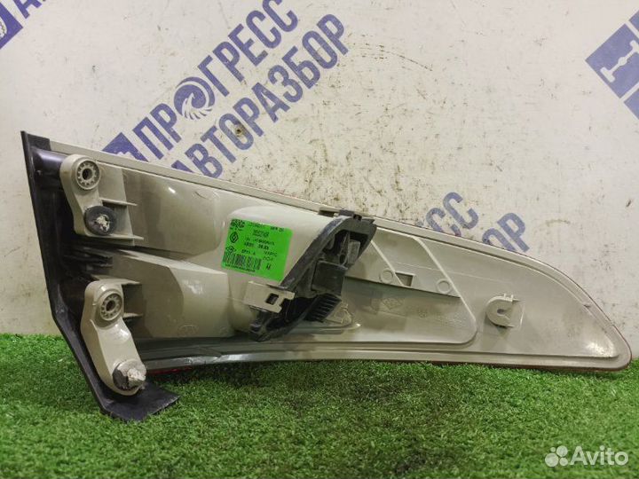 Фонарь задний правый Renault Fluence седан 1.6 K4M