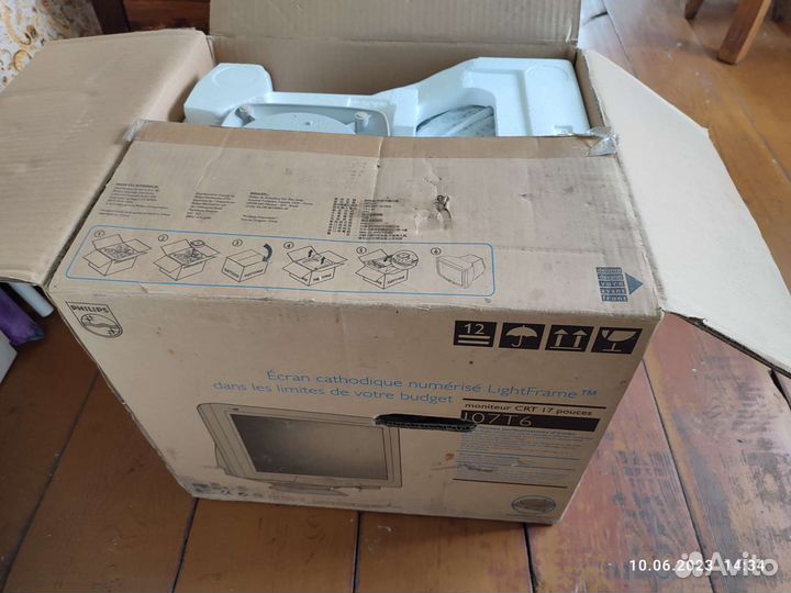 Монитор Philips