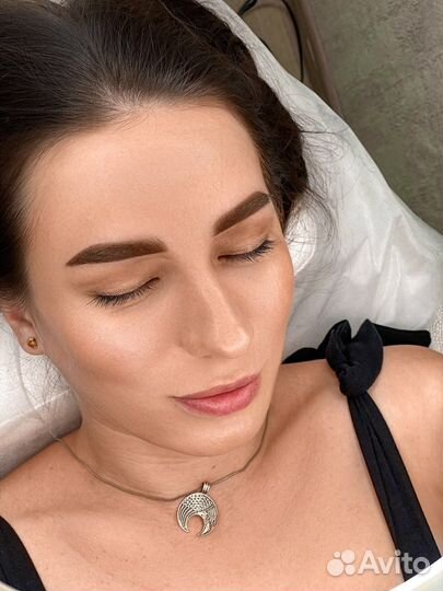 Бровист, мастер перманентного макияжа