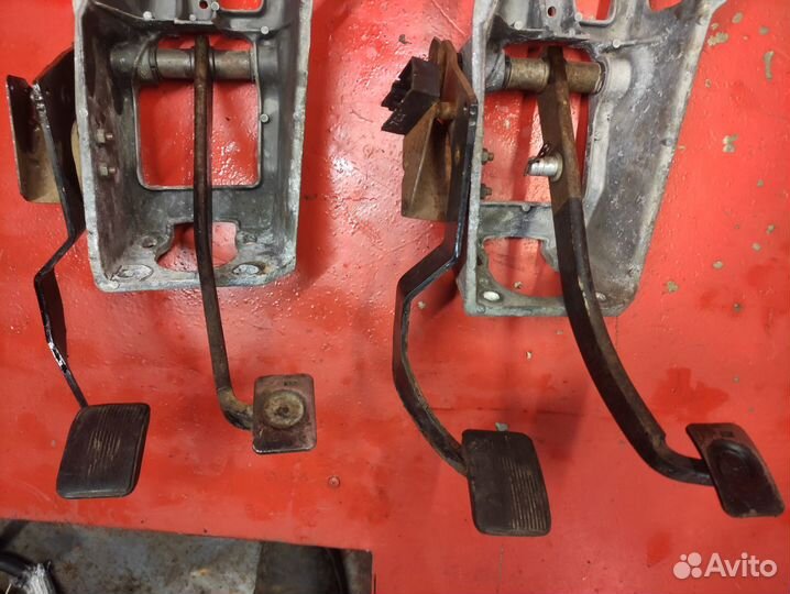 Педальный узел Ford Bronco 2