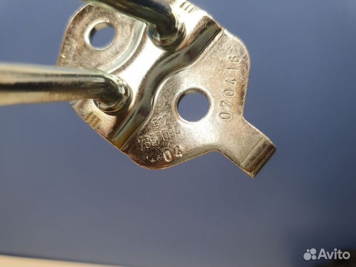 Ответная часть замка багажника BMW 7 G11 G12 2015