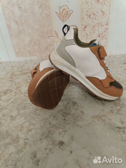 Кроссовки детские 23-24