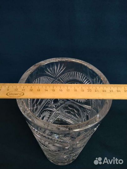 Хрустальная ваза